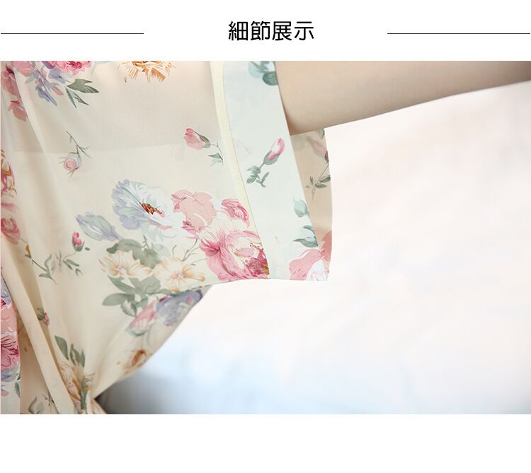 白色/黑色透視碎花性感短裙睡衣:夢幻與誘惑的結合 2 穿著性感碎花睡衣,點綴情趣時光,為親密夜晚增添魅力